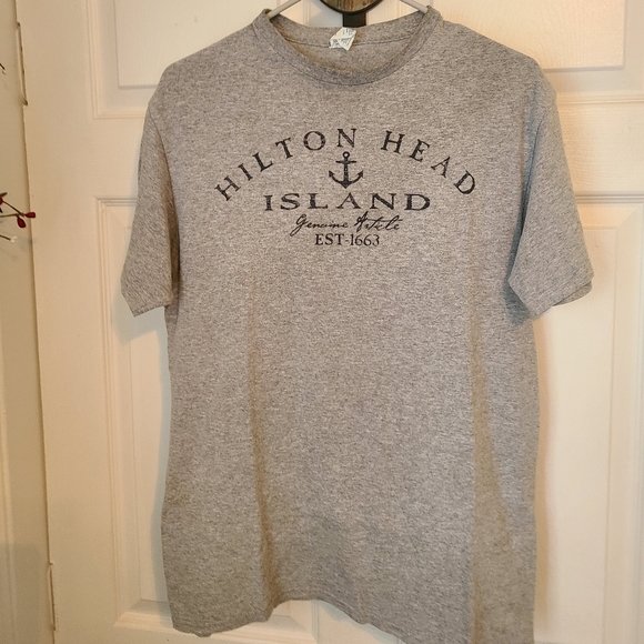 (101) Hilton Head Island  Men's Short Sleeve T-Shirt Color: Grey Size: Medum - Picture 2 of 3